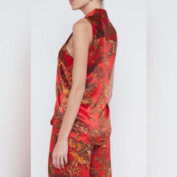 L'AGENCE Emmy Sleeveless Silk Blouse High Risk Red Multi Jungle Toile medium - Picture 2 of 7